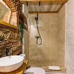 Castelului - Casa Monad