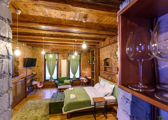 Castelului - Casa Monad