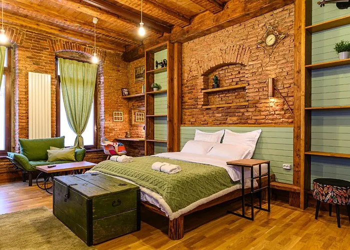 Castelului - Casa Monad